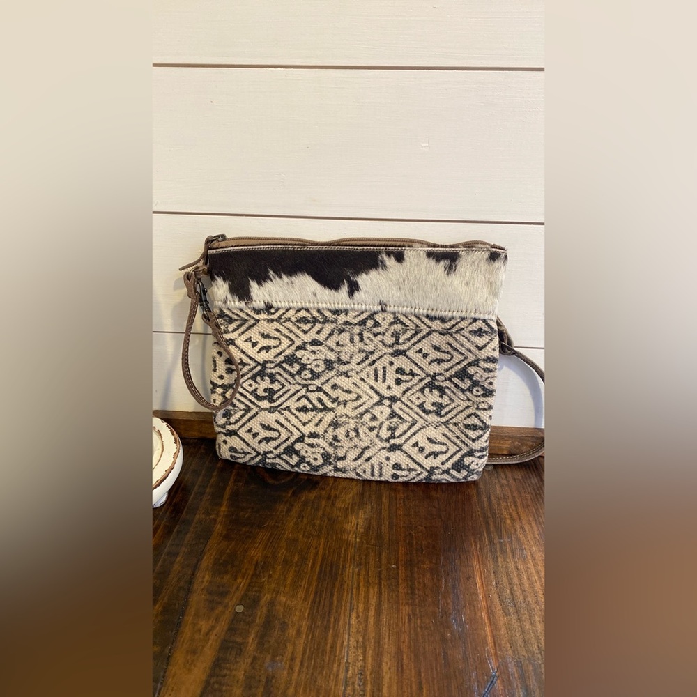 Myra Cowhide/Canvas Crossbody with Leather Straps 🤠